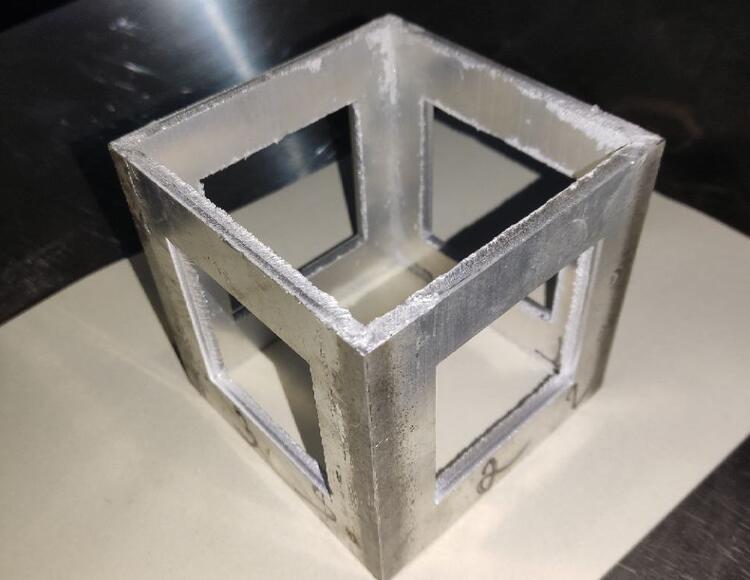 Лазерная резка труб