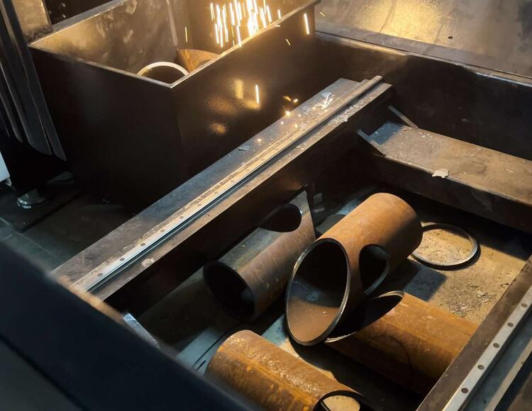 Лазерная резка труб