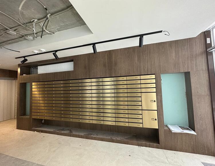 Металлические почтовые ящики