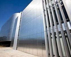 Использование нержавеющей стали на фасадах зданий