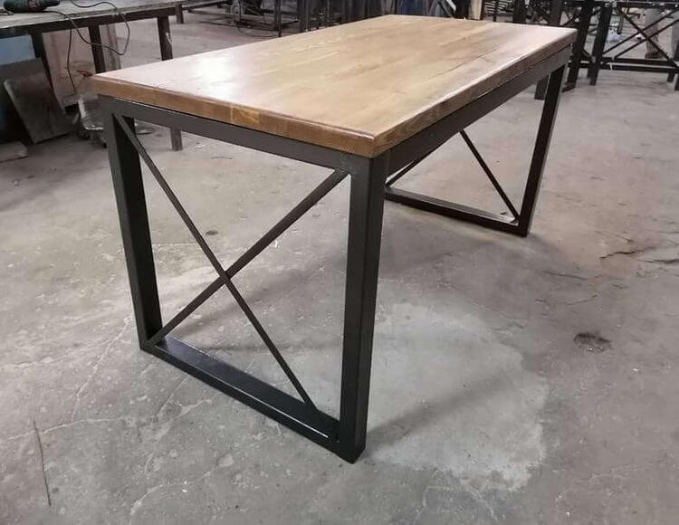 Мебель лофт из металла для ресторанов