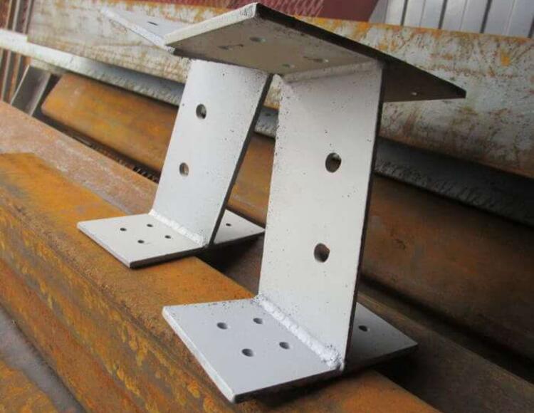 Изготовление металлических кронштейнов